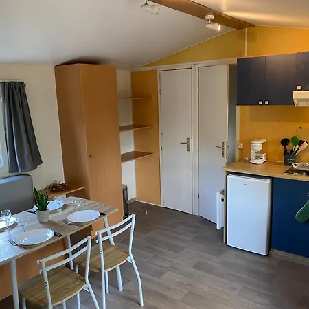 Les 4 Saisons אתר קמפינג 3*